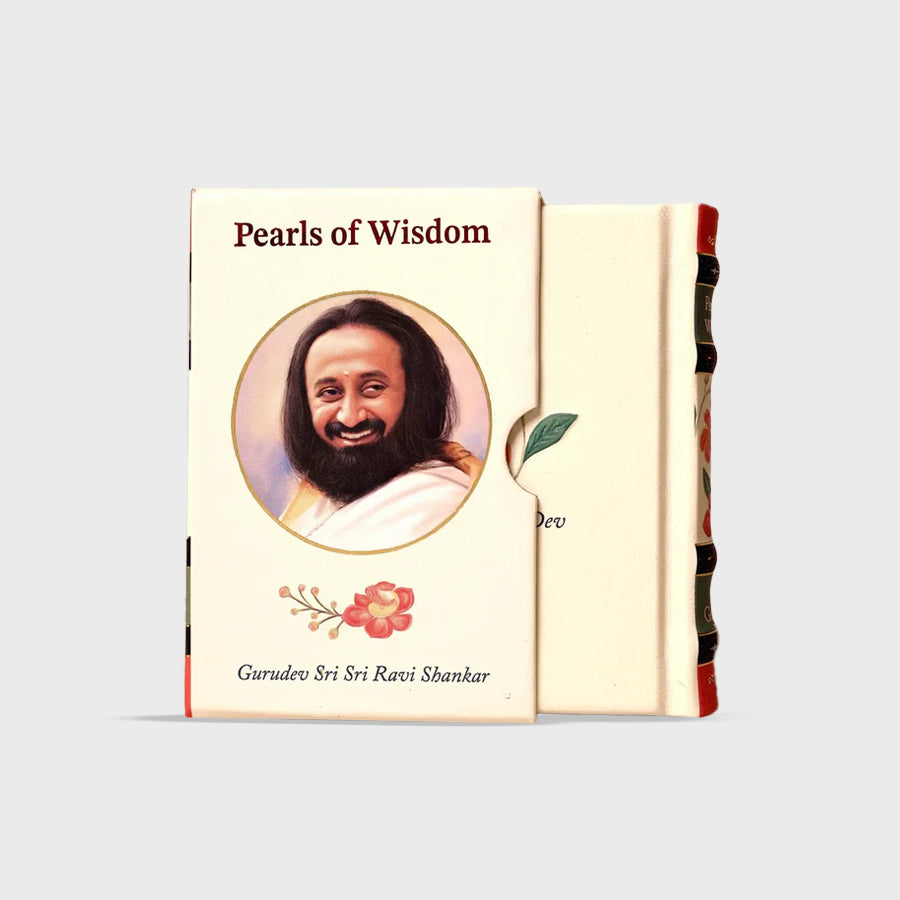 Pearls of Wisdom: Book of Quotes by Gurudev (With Jacket)